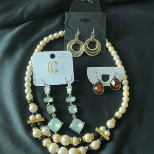 Faux Pearl Necklace, & 3 Pairs of Earrings, Beautiful 🔥🔥🔥🔥 $21